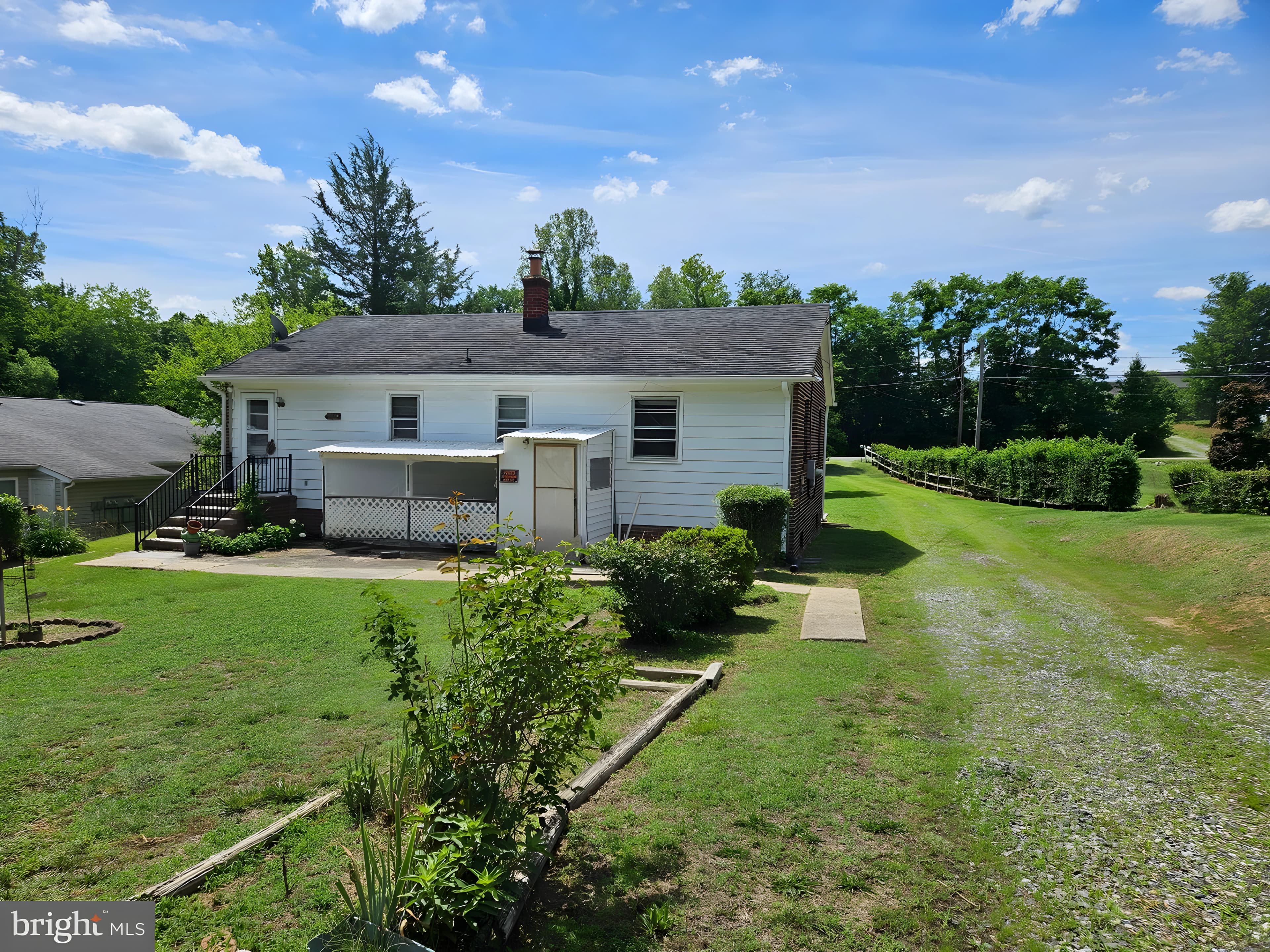 147 Chase St — photo 4